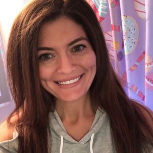 Meet your Posher, Deana